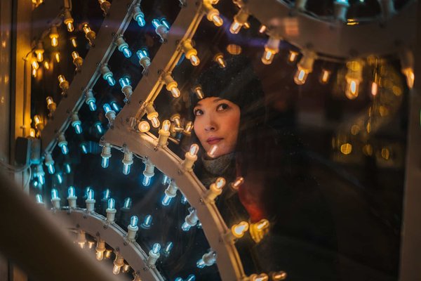 Come adattare l'illuminazione di una stanza per facilitare le attività di lettura e studio?